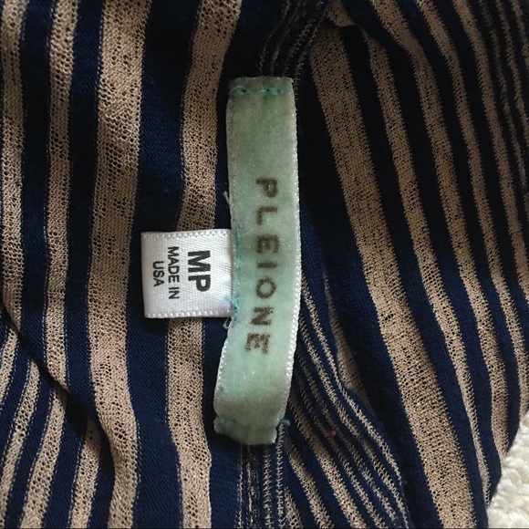 ✨️4/$25 SALE✨️PLEIONE stripe top. MP - Picture 7 of 9